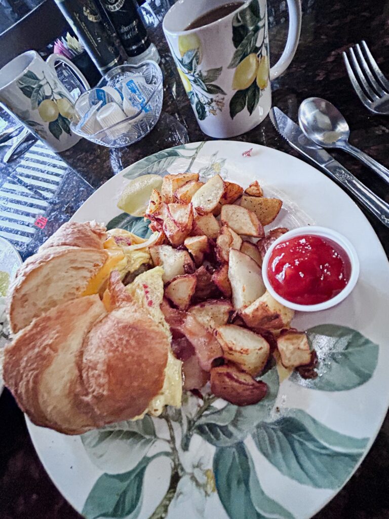 5 Amazing Breakfast Spots in Vero Beach You Will Love! A Travels